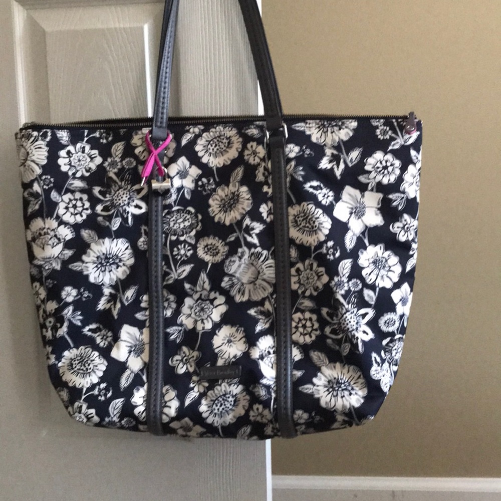 NWOT Vera Bradley large Midtown tote